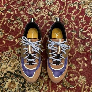 Jordan Men’s Trunner Tan and Purple Low-Top Sneakers